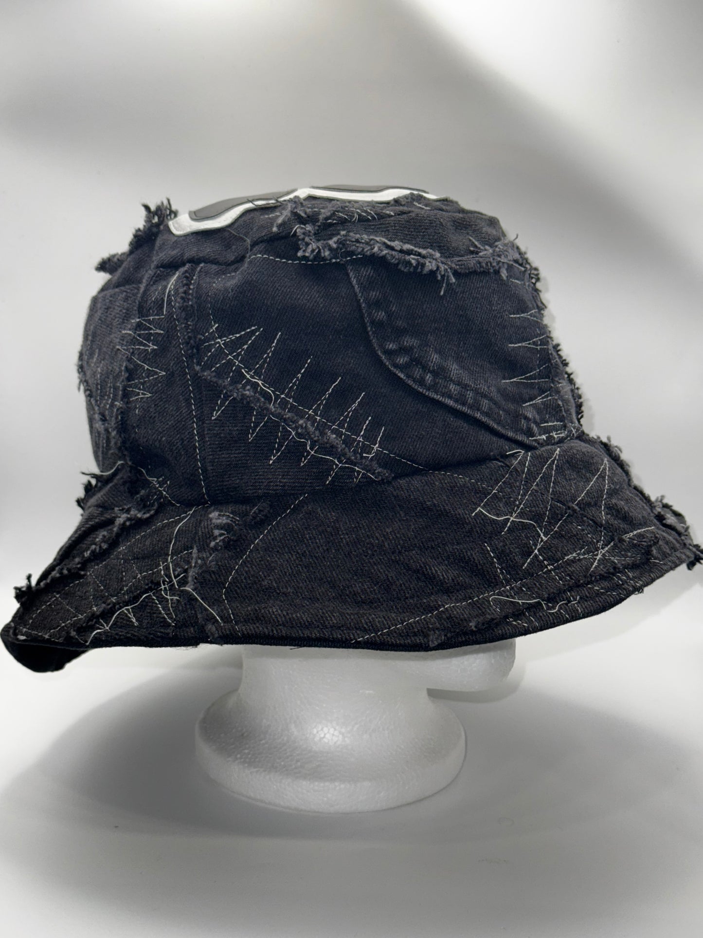 Reversible ( Black & White )