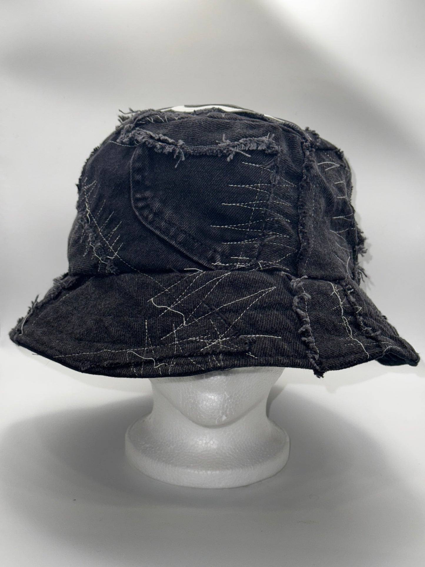 Reversible ( Black & White )