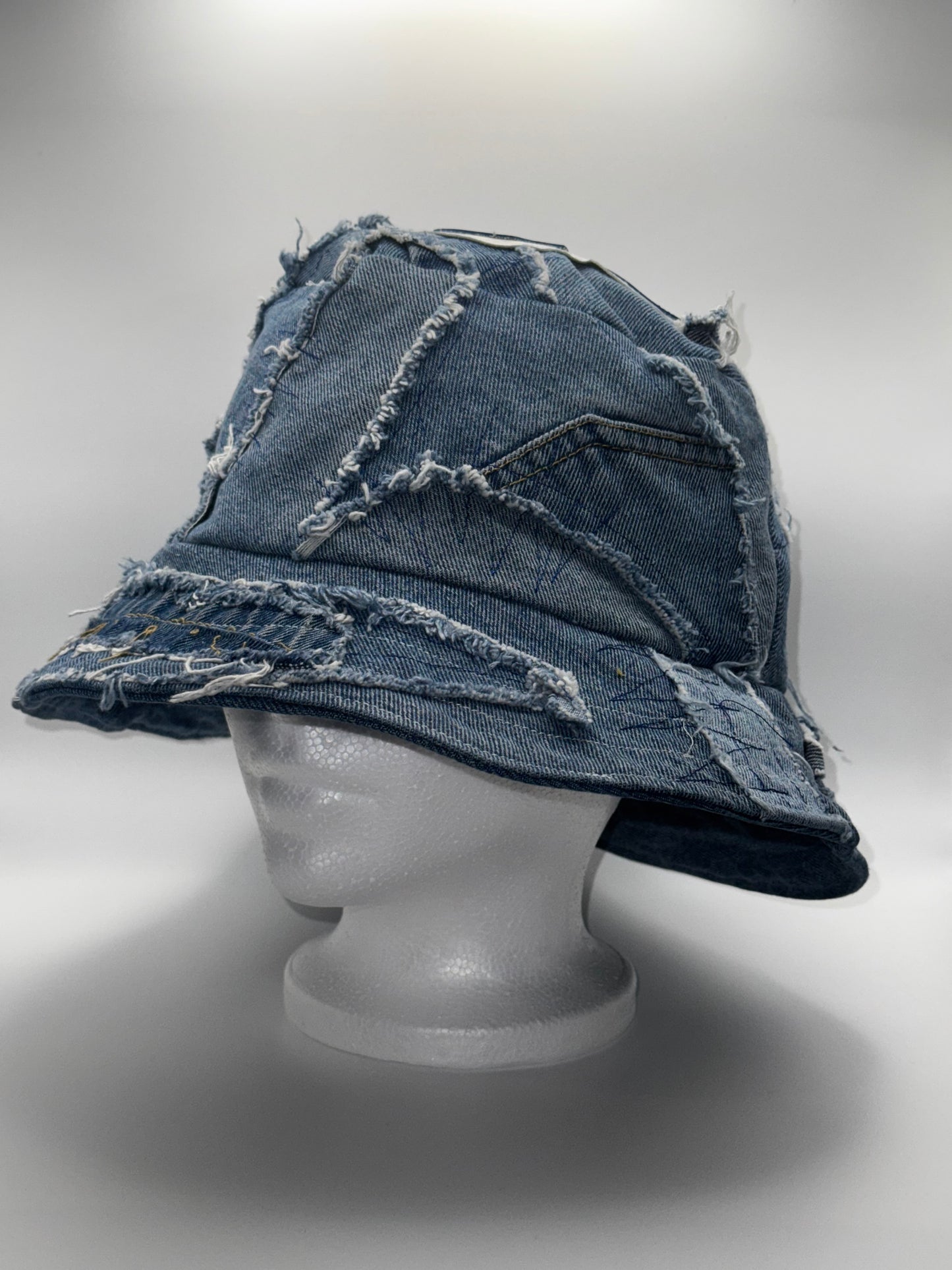 Azul (Blue)