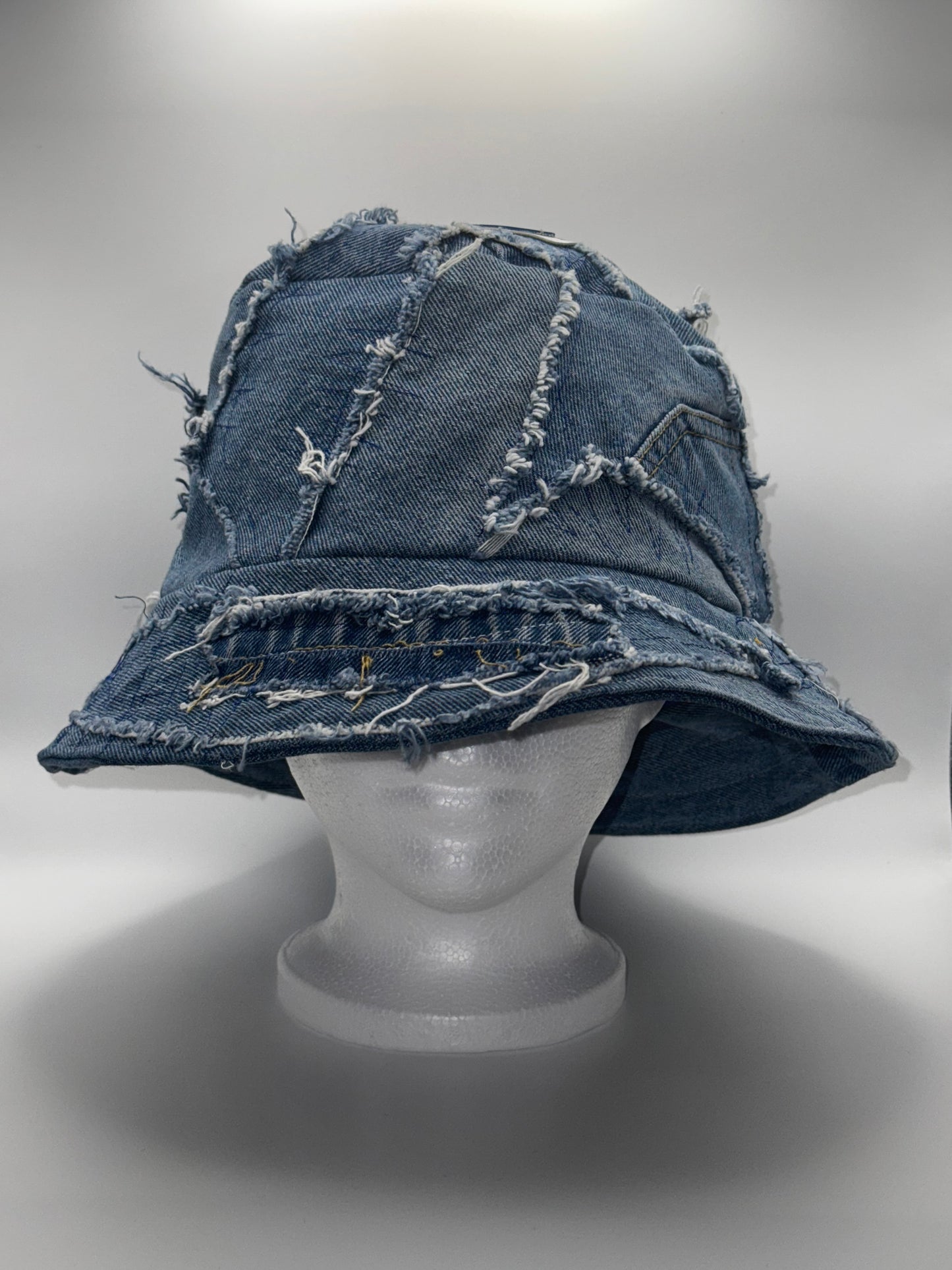 Azul (Blue)