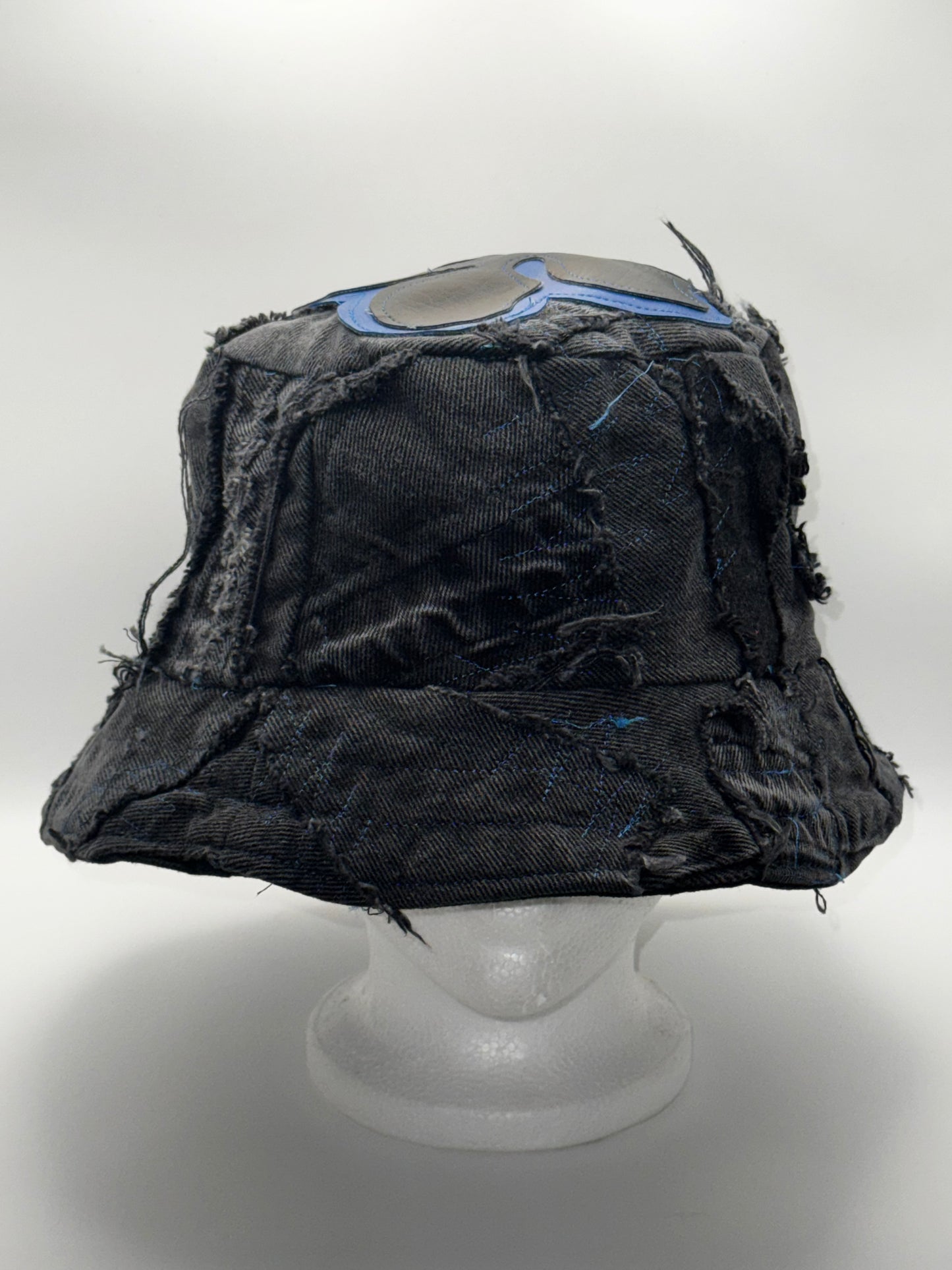 Black & Blue (Black)