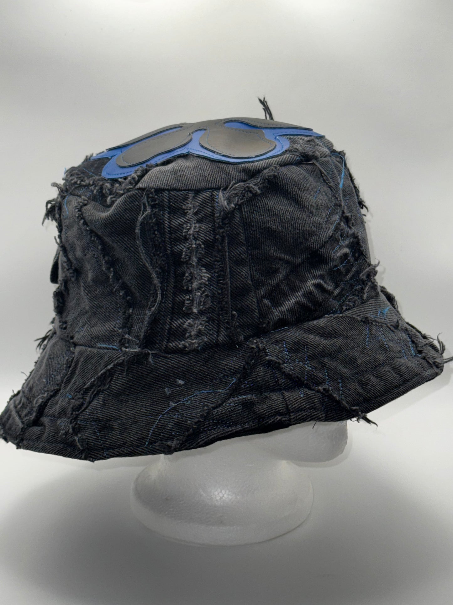 Black & Blue (Black)