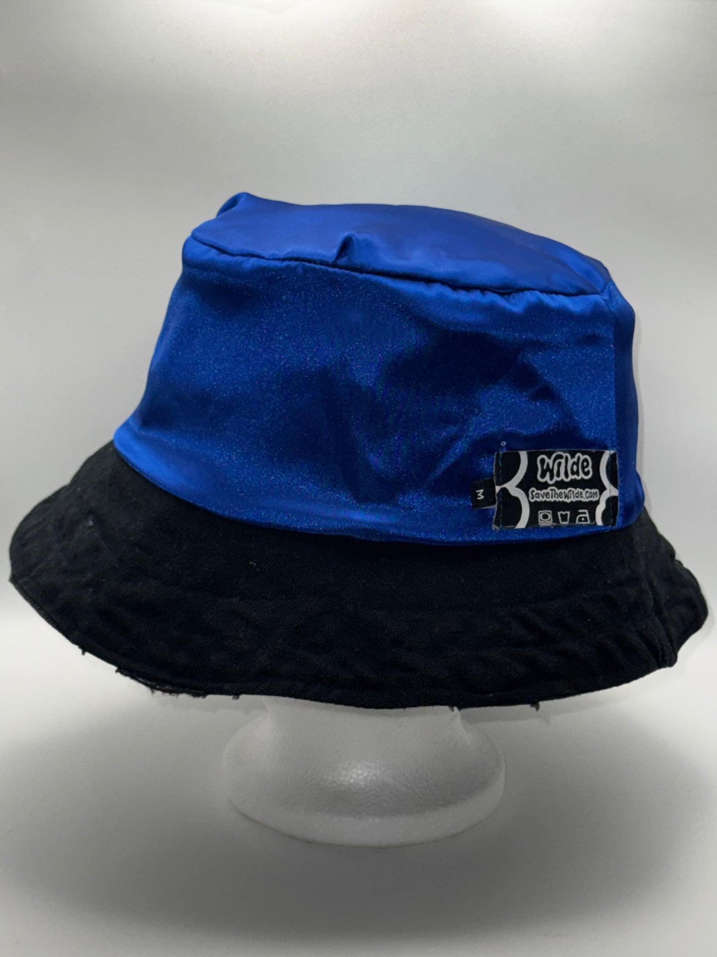 Black & Blue (Black)