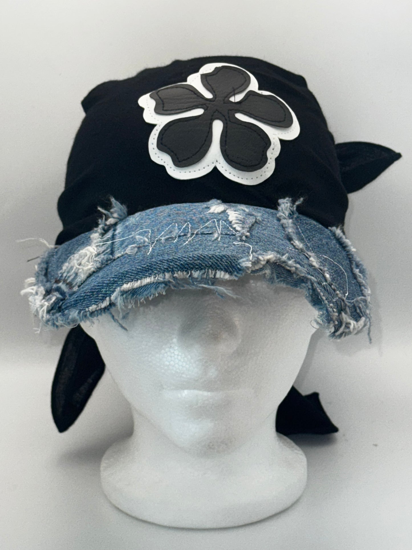 Wilde Flow-Cap (Black & White)