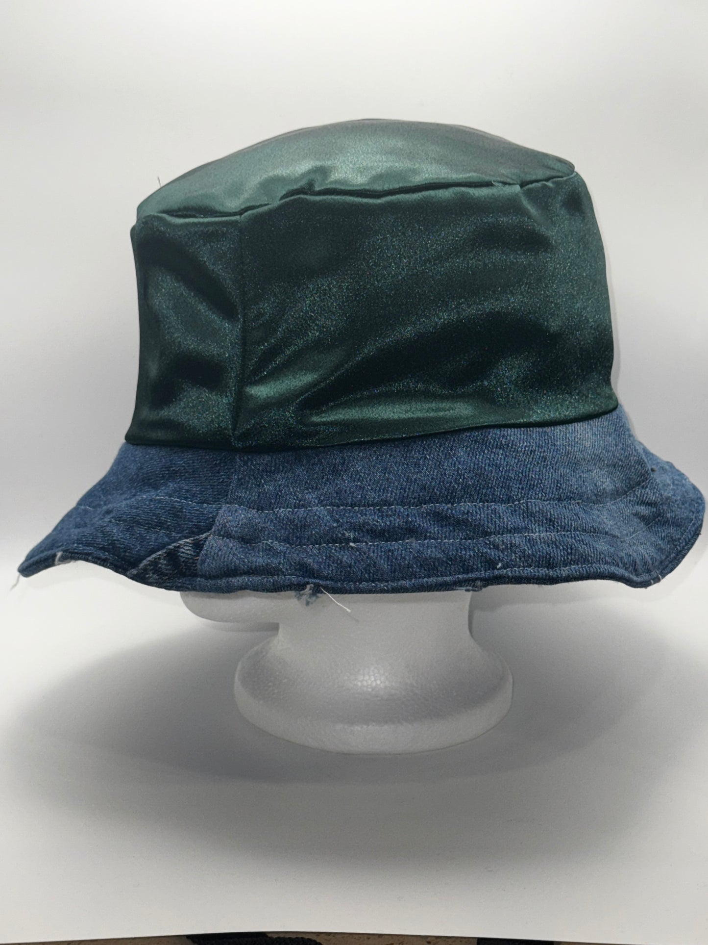 Wilde Hunter (Green & White)