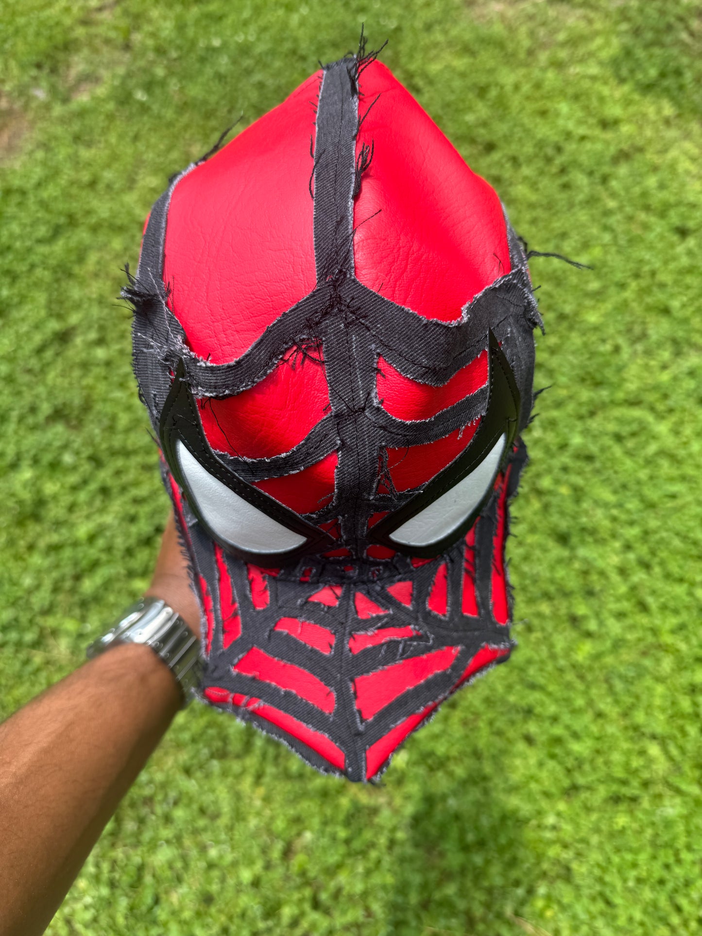 Tyye Back (Spideyy-Man)