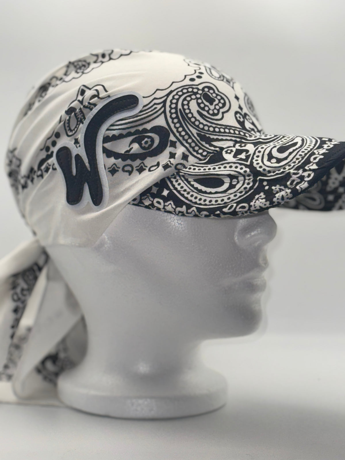 Wilde Flow-Cap ( White &amp; Black )